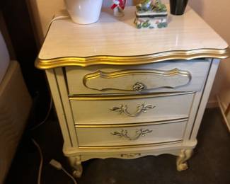 B5c End Table