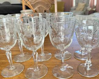 A28a Embossed Flower Glasses