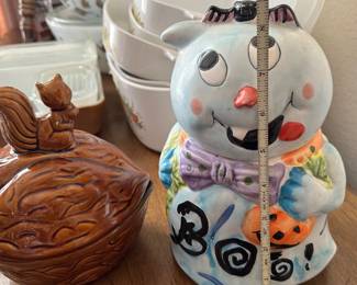 K16a Cookie Jars