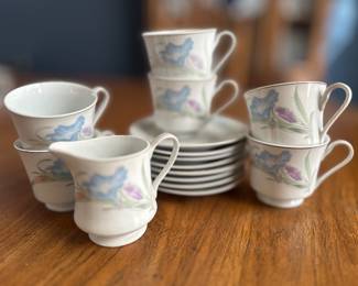 K18 Coffee cups and crearmer set