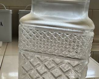 K16b Glass Cookie Jar