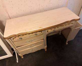 B5a Desk