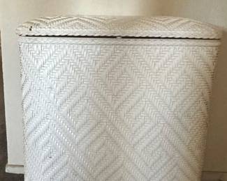 B12 Wicker Laundry Basket