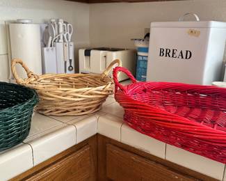 B8b Baskets