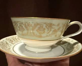 Noritake Viscount (Pattern #6845) Full Set including Serving Pieces