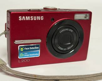 SAMSUNG L200 COMPACT DIGITAL CAMERA