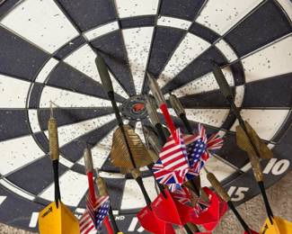 DARTBOARD & DARTS ENGLAND