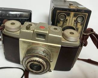 VINTAGE CAMERAS - SEVERAL LOTS NIKON KODAK VIVITAR BELL & HOWELL CHINON MINOLTA SAMSUNG 