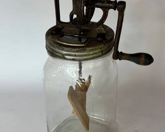 VINTAGE DAZEY GLASS HAND CRANK BUTTER CHURN