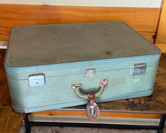 VINTAGE SKYWAY SUITCASE LUGGAGE