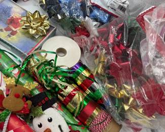 CHRISTMAS GIFT WRAPPING PAPER & SUPPLIES