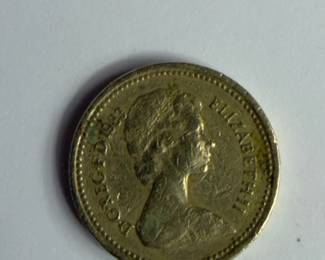 1983 QUEEN ELIZABETH II ONE POUND COIN