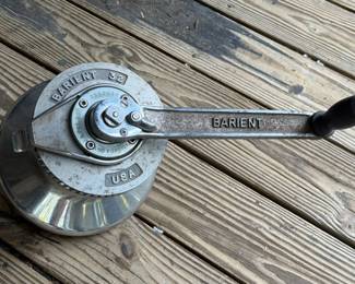 VINTAGE BARIENT 32 SAILBOAT WINCH & HANDLE