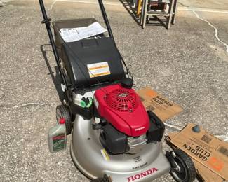 Honda Gas Powered Self Propelled Lawn Mower
