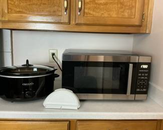 Hamilton Beach Microwave and Crock Pot Slow Cooker