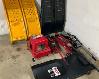 Automotive Floor Jacks, Creepers and Vehicle Ramps