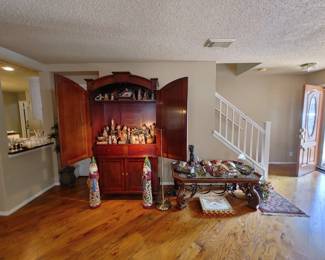 Jim Shore Collectibles, Bossons, Hickory Chair Armoire