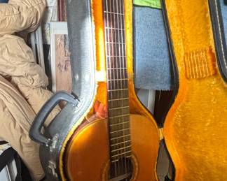 Takamine c132s Classical Guitar