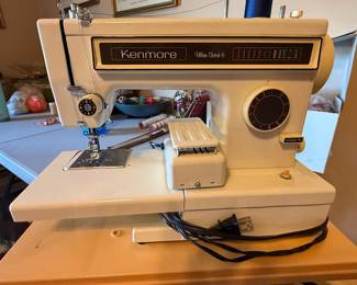 Singer sewing machine great condition