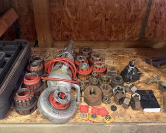 RIDGID 700 power drive pipe threader