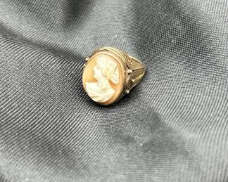 Victorian 10K Gold Filigree Cameo Ring 3.5g