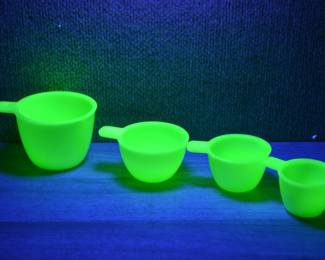 Jeannette Jadeite Measuring Cups w/Tab Handles