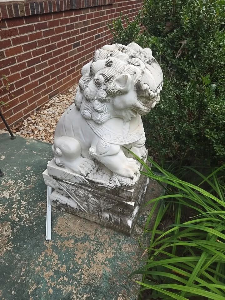 Lion sculpture