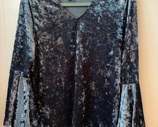 New decisions, large velvet Bell sleeve blouse
