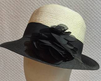Nine West cream and black straw sun hat with black flower