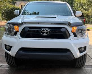 2012 Toyota Tacoma Prerunner V6 37,287 mi VIN: 3TMJU4GNXCM135313 ASKING: $24,600.
