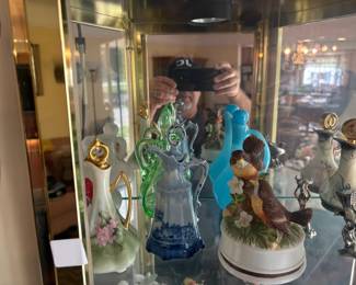 . . . nice cruet set and robin music box