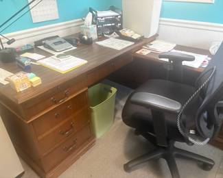 . . . desk station