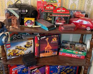 Games, puzzles, toys