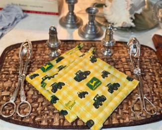 Salt / pepper shakers, tongs, John deer pot holders