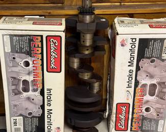 Edelbrock Performer intake manifolds, crankshaft