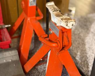 Heavy duty jack stands