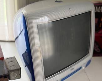 Vintage MAC / Apple computer with original box