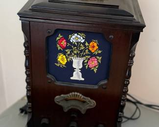 Collectors edition antique radio