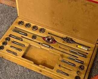 Large tap and die set