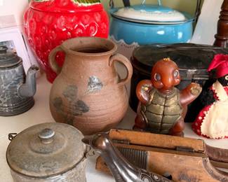 Cute pottery, turtle, cookie jar