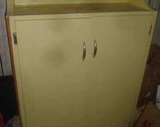 Storage cabinet