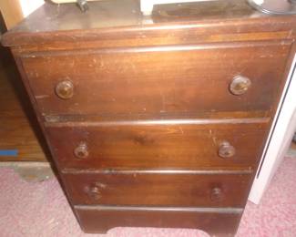 3 drawer chest of drawers
