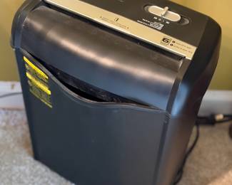 Paper shredder 