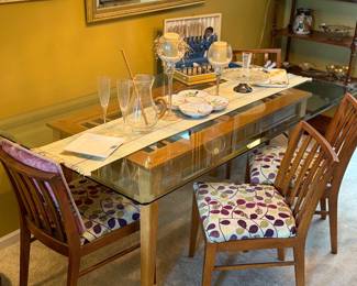 Cute dining table with chairs