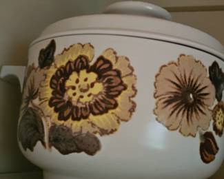 part of a large retro sish set