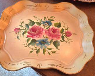 Toile tray, pristine 