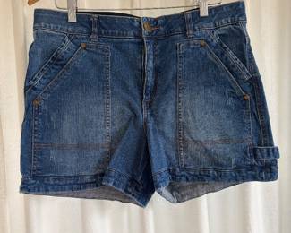 Democracy size 14