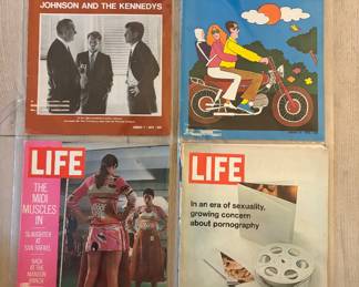 Vintage 1970s LiIFE Magazines