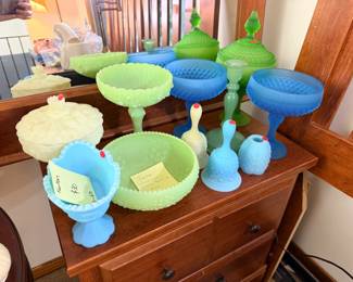 Fenton glass
• Hobnail glass
• Uranium glass
• Satin glass
• Colored art glass in blues, greens, amber, ruby & carnival tones
• Hand-blown decorative glass
• Candy dishes, compotes, pedestal bowls & covered dishes