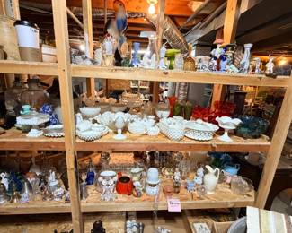 Fenton glass
• Hobnail glass
• Uranium glass
• Satin glass
• Colored art glass in blues, greens, amber, ruby & carnival tones
• Hand-blown decorative glass
• Candy dishes, compotes, pedestal bowls & covered dishes